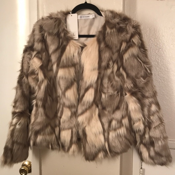 Pink Diamond Jackets & Blazers - Pink Diamond fake fur coat